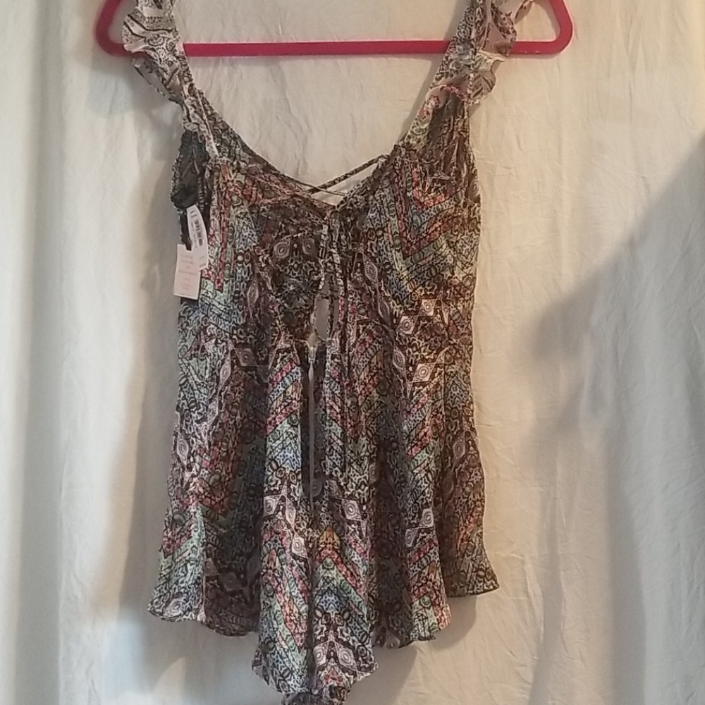 NWT!! Never worn. Victoria’s Secret Designer Silk Paisley Romper - Picture 3 of 5
